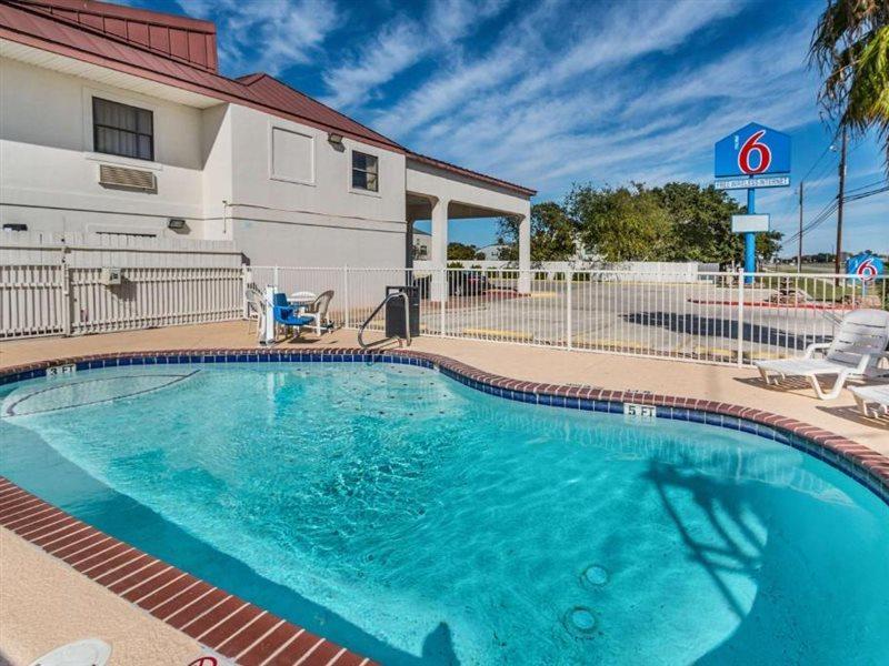 Motel 6-San Marcos, Tx - North ภายนอก รูปภาพ