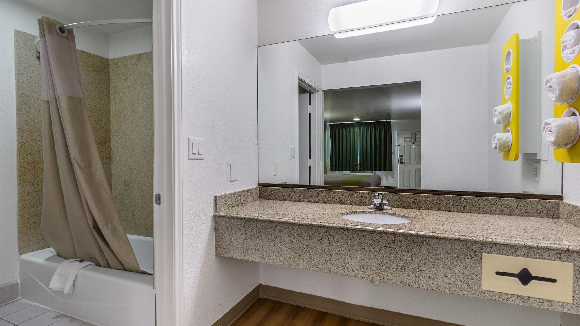 Motel 6-San Marcos, Tx - North ภายนอก รูปภาพ