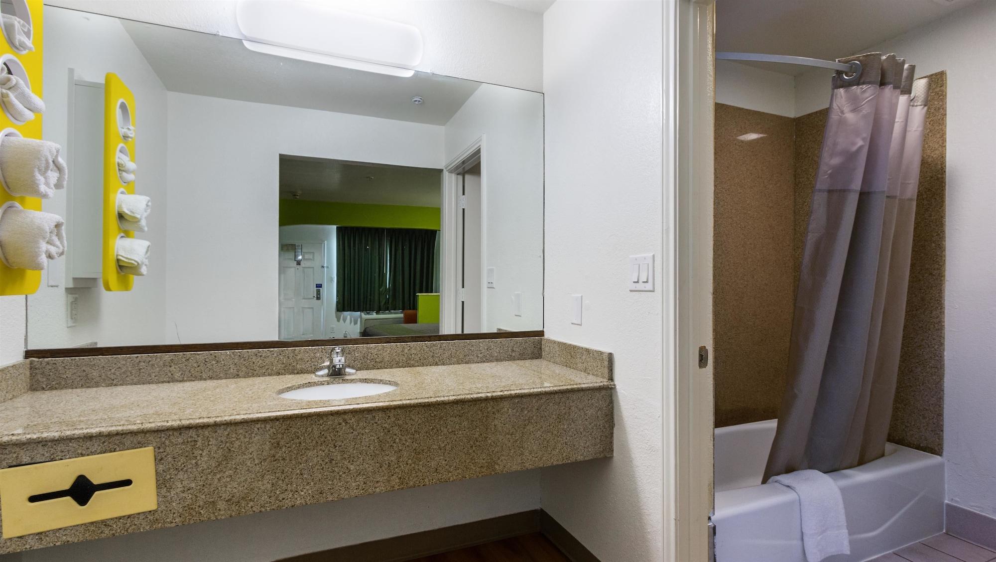 Motel 6-San Marcos, Tx - North ภายนอก รูปภาพ