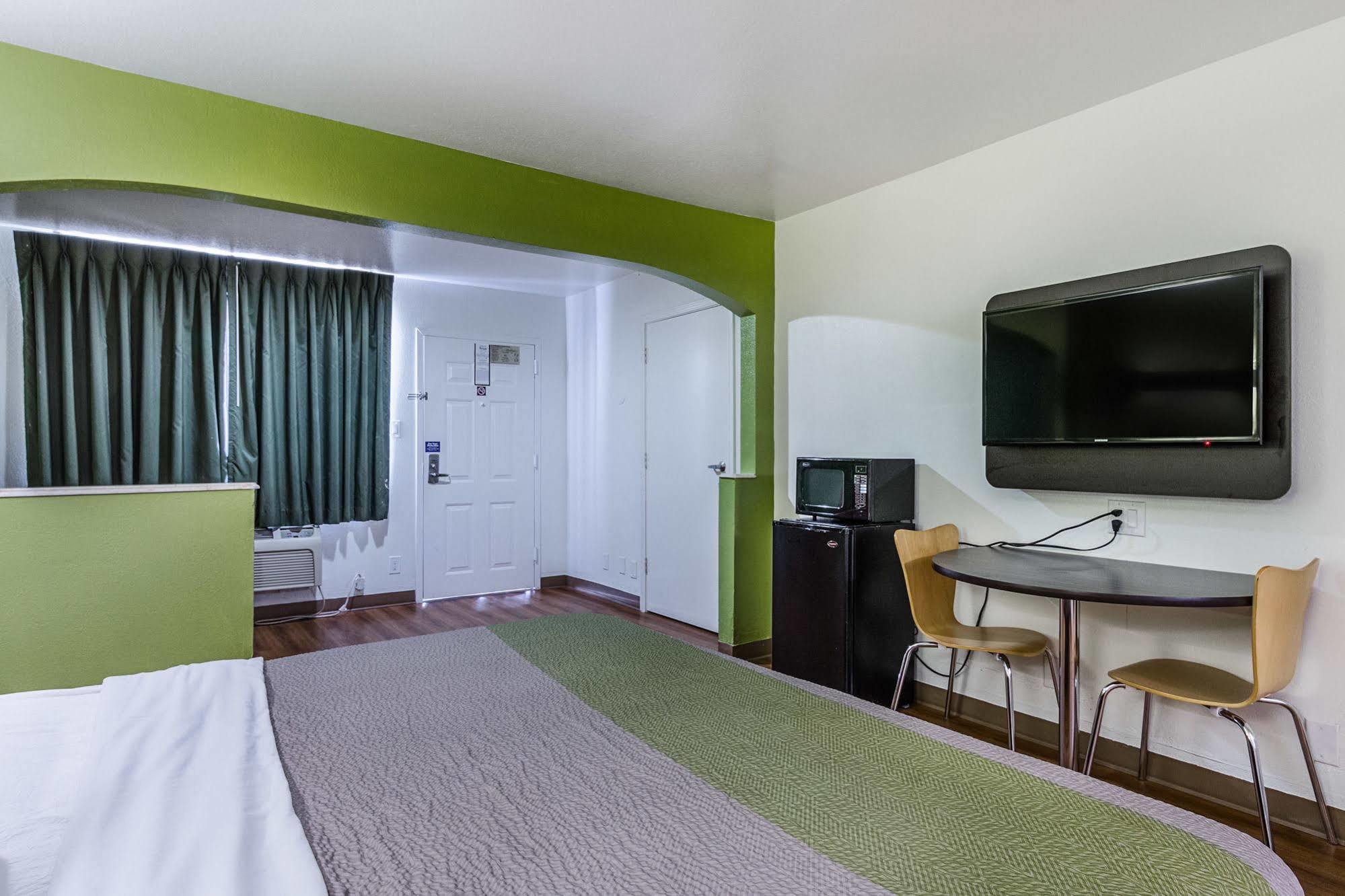 Motel 6-San Marcos, Tx - North ภายนอก รูปภาพ