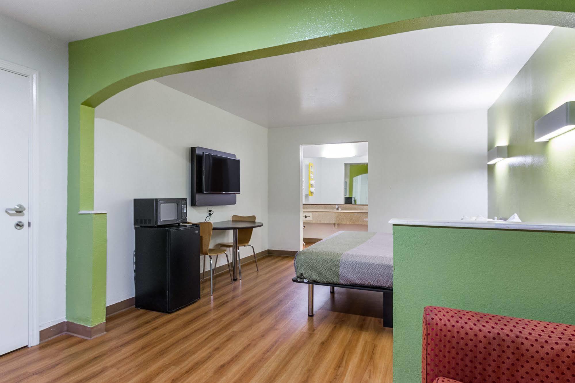 Motel 6-San Marcos, Tx - North ภายนอก รูปภาพ